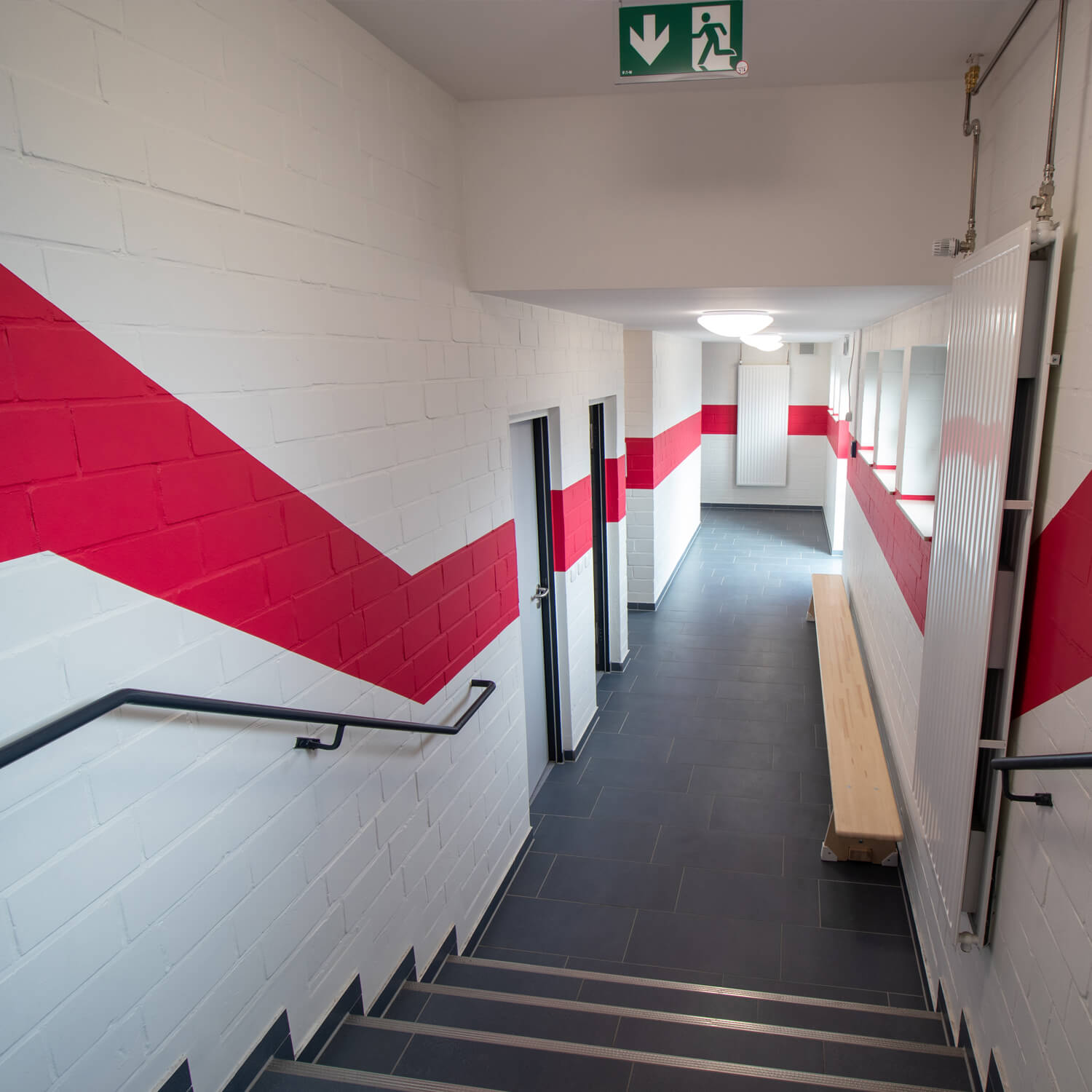 treppenhaus der sporthalle