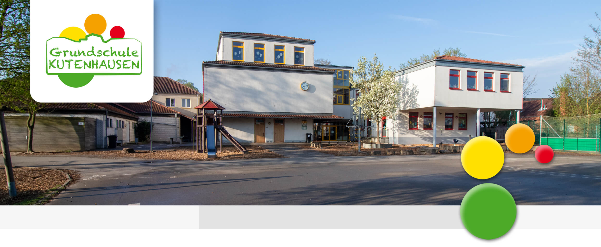 Rückseitenansicht der Grundschule